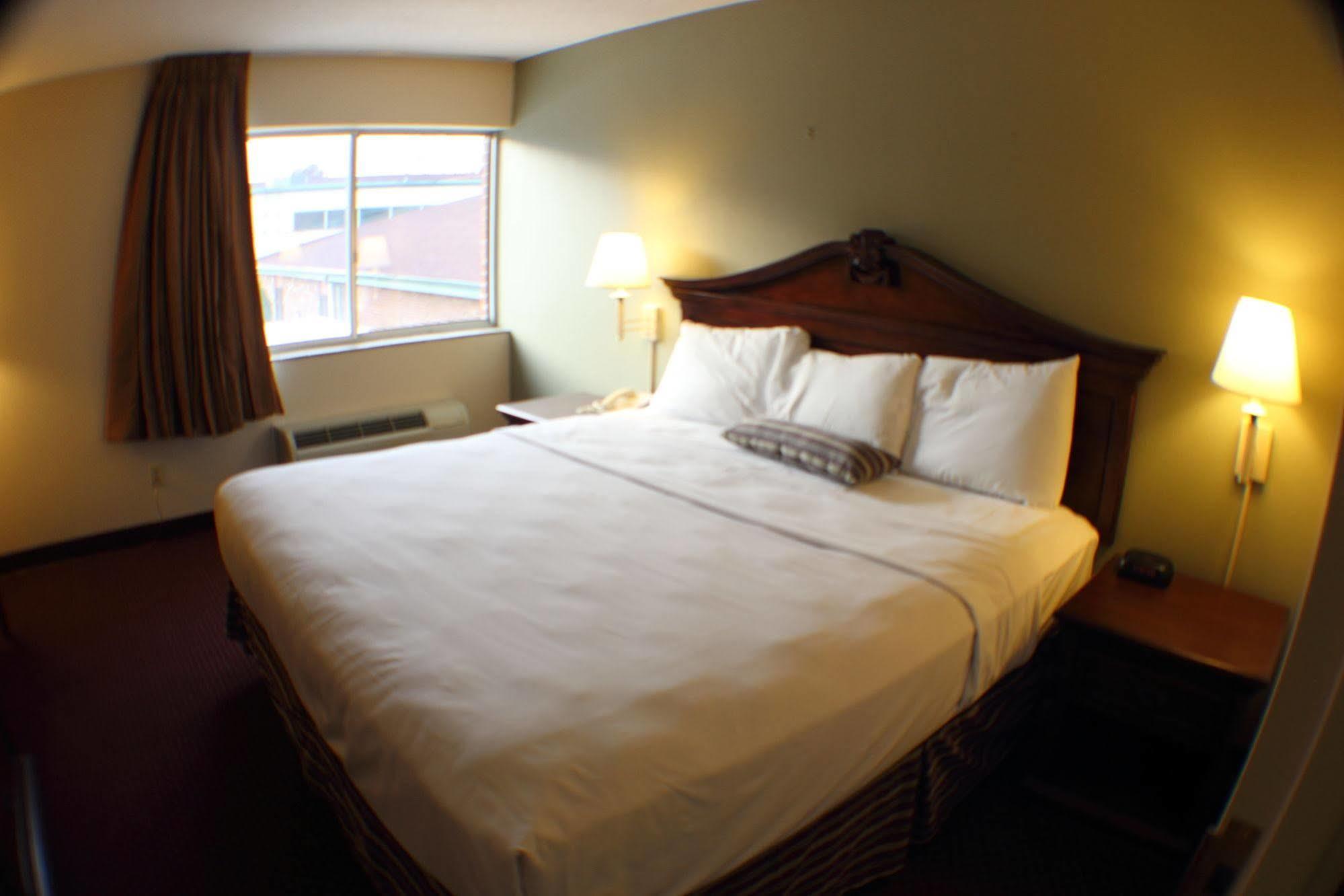 The Garden Inn Elkhart Ngoại thất bức ảnh